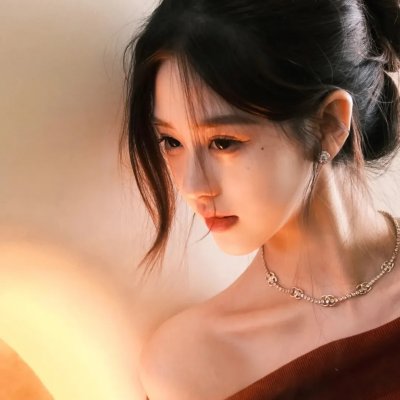 伴游女王